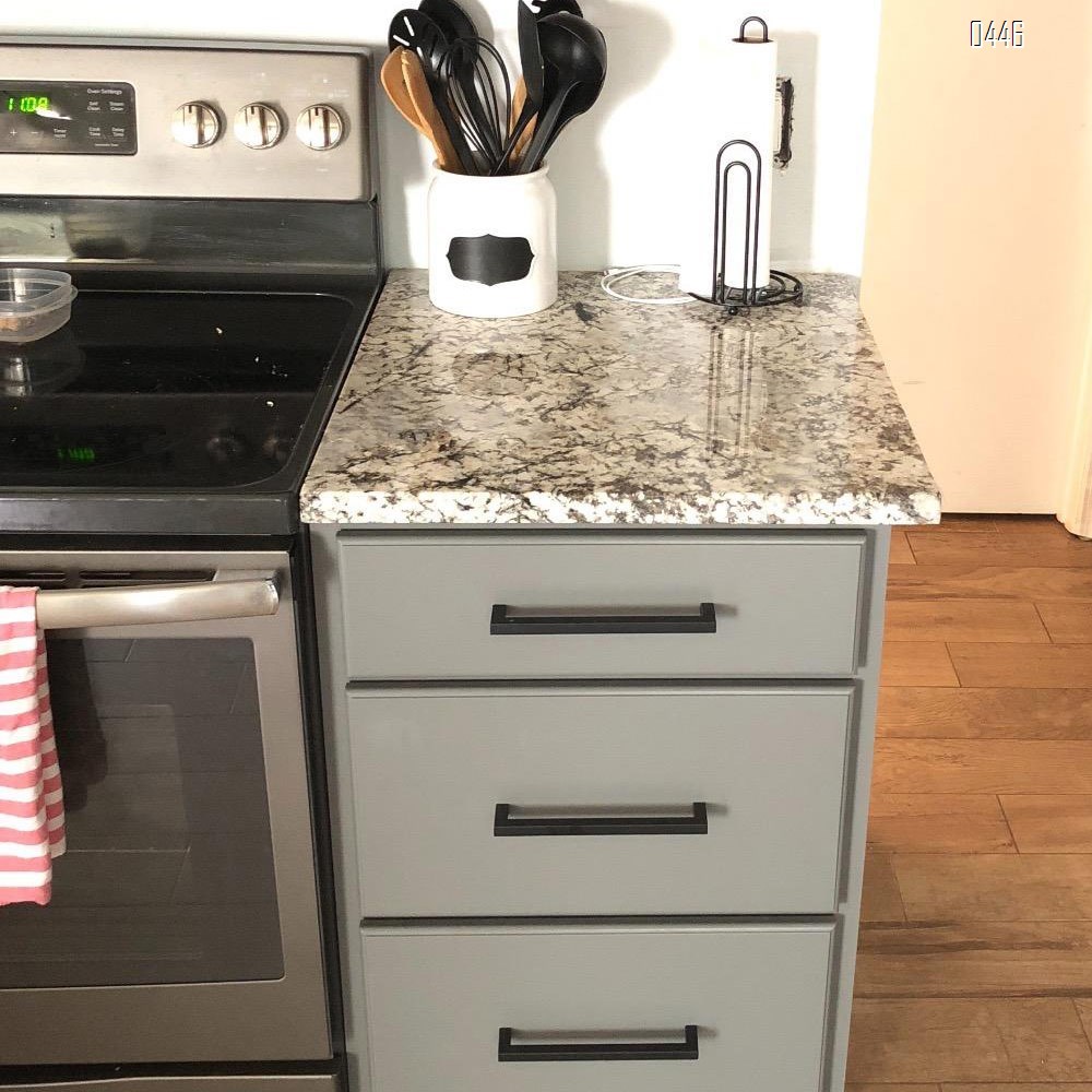 Black And Gold Square Bar Cabinet Pull Drawer Handle Goldenwarm Zinc Alloy Modern Hardware for Kitchen and Bathroom Cabinets Cupboards,Center to Center 3-3/4in (96mm) Kitchen Pulls for Cabinets