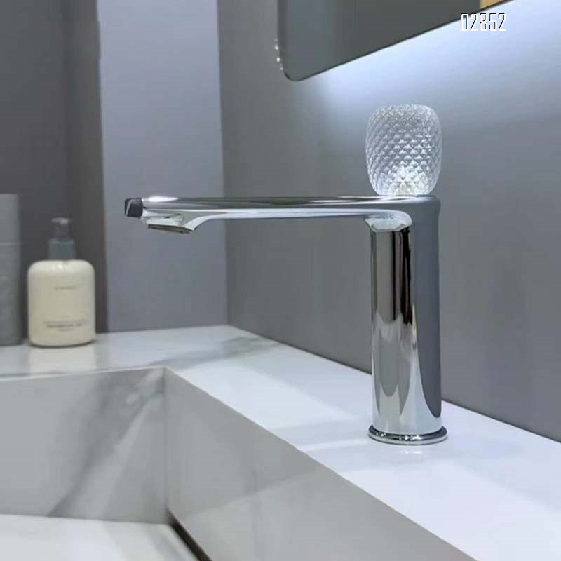 Brass Gunmetal Grey Plating Color Cold and Hot Sink Faucet for Luxury Home Bathroom Cabinet Wash Basin and Wash Basin Pedestal Tap