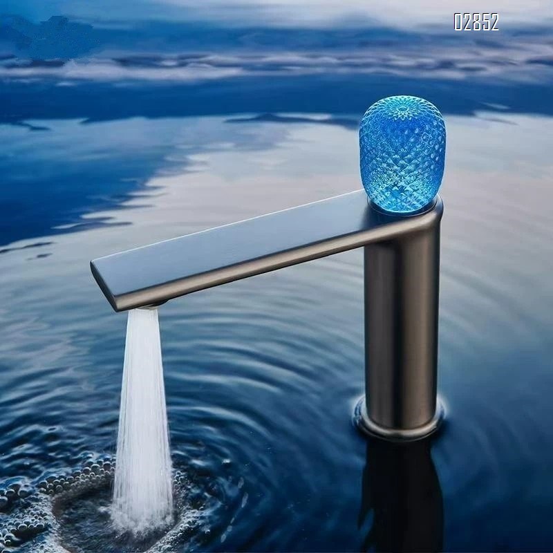 Brass Gunmetal Grey Plating Color Cold and Hot Sink Faucet for Luxury Home Bathroom Cabinet Wash Basin and Wash Basin Pedestal Tap