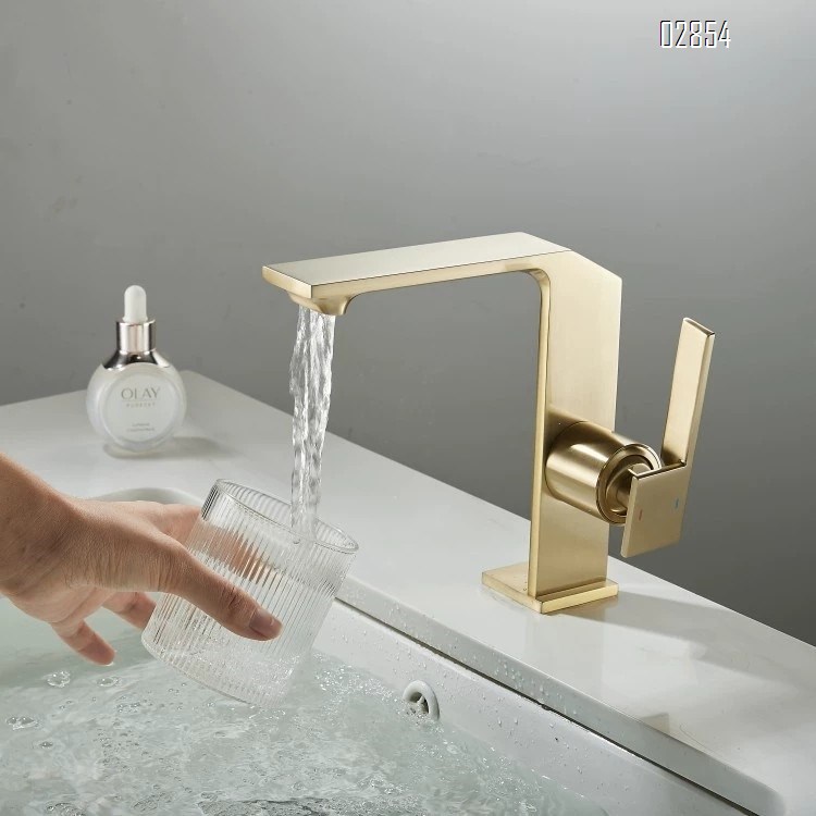 Gold American Cold and hot water Basin faucet all Brass pure all brass wash basin faucet Chrome Finished