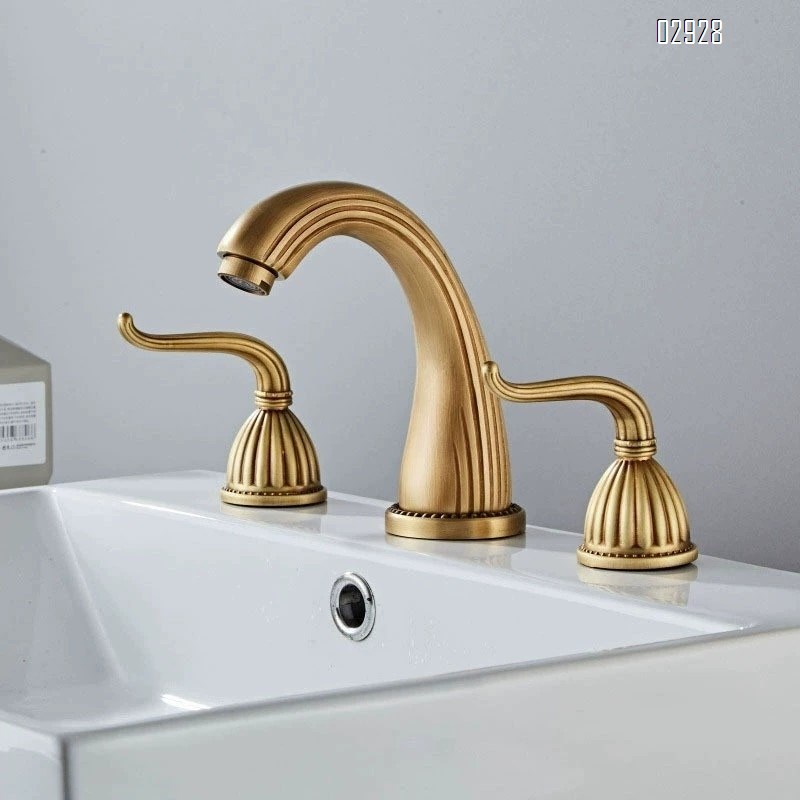 European style Antique brass split basin faucets set antique bathtub double handle three-hole mixing faucet