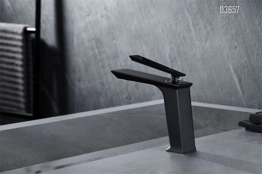 Modern Design Matte Black Single Handle Square Basin Faucet Brass Hot and Cold Mixer Tap Ceramic Valve Core for Bathroom