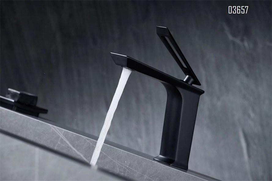 Modern Design Matte Black Single Handle Square Basin Faucet Brass Hot and Cold Mixer Tap Ceramic Valve Core for Bathroom