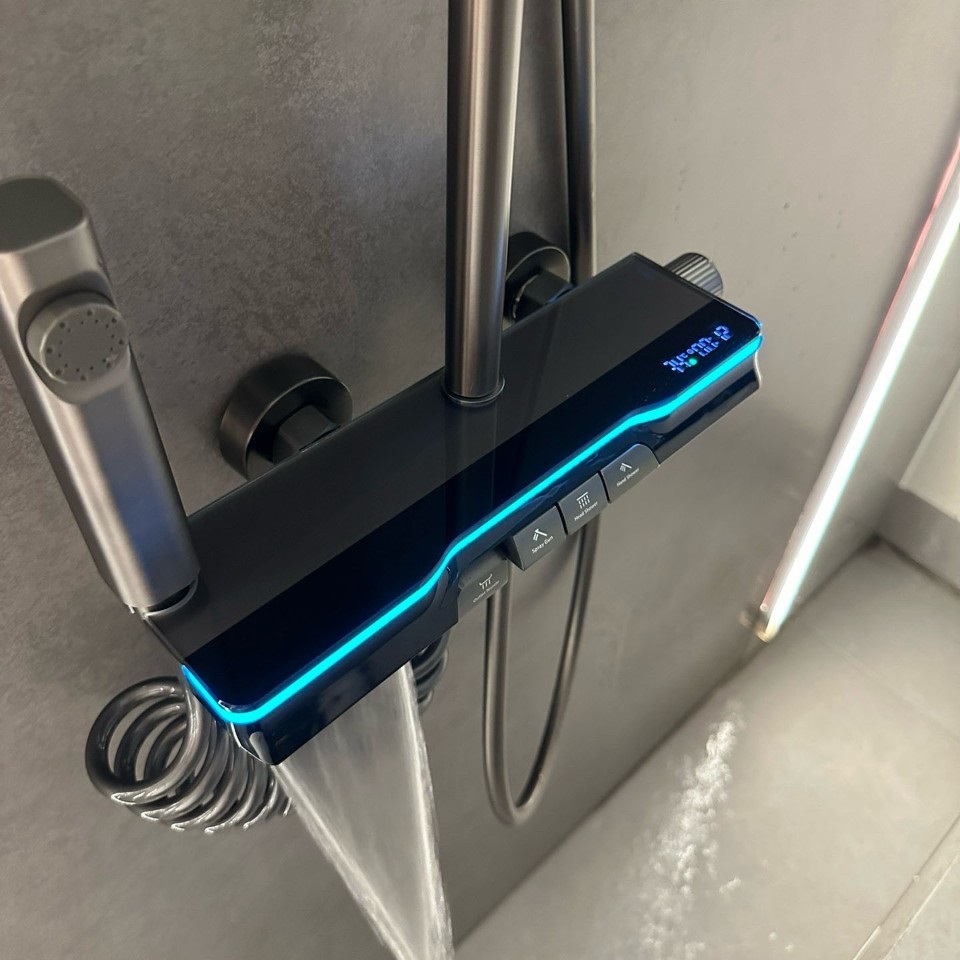 Gun gray piano key digital shower faucet head set with Brass temperature control and button pressure increase for home use