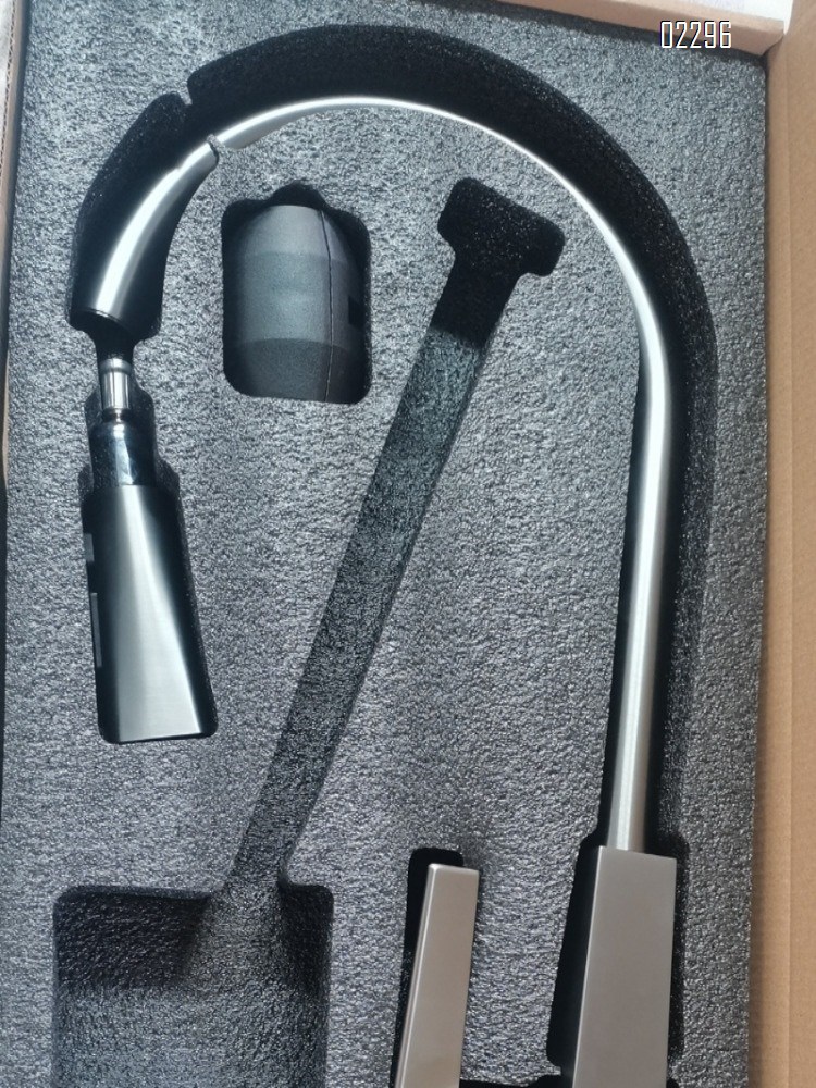 Pull-out Kitchen Faucet Hot and Cold Dual-use Kitchen Sink Basin Pool Telescopic All-Brass Household Tap