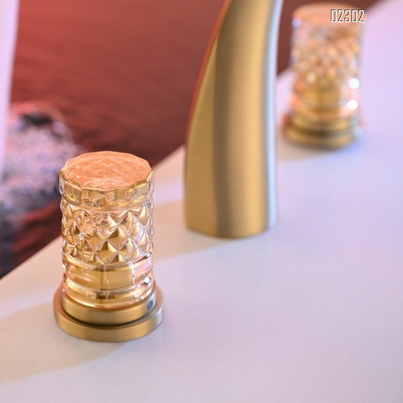 Brass Crystal Handle Double Handle Three Hole separates Undercounter Basin Faucet European Style Hot and Cold Faucet