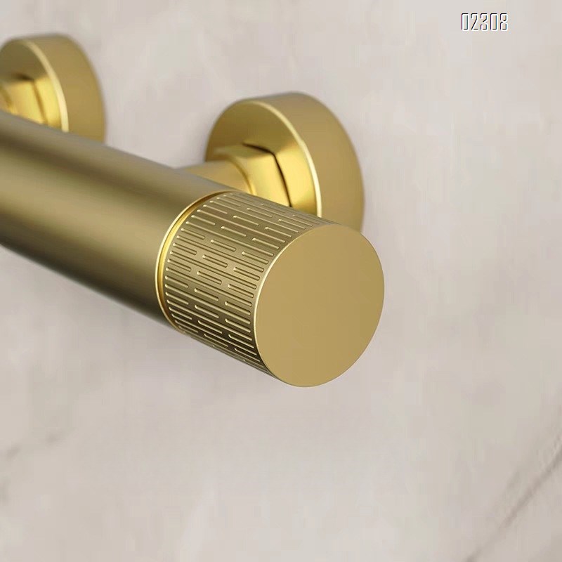 Gold Simple Hotel Shower Head Set for Home Bathtub Simple Shower for Small Apartments No Ceiling Spray
