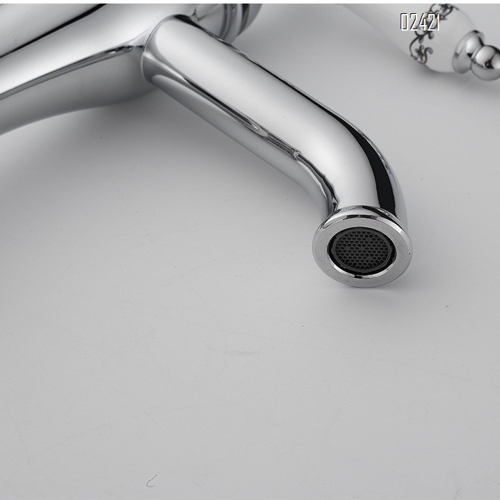 Antique Brass French Single Hole Basin Faucet for Home Bathroom Under Counter Basin Hot and Cold Water Faucet