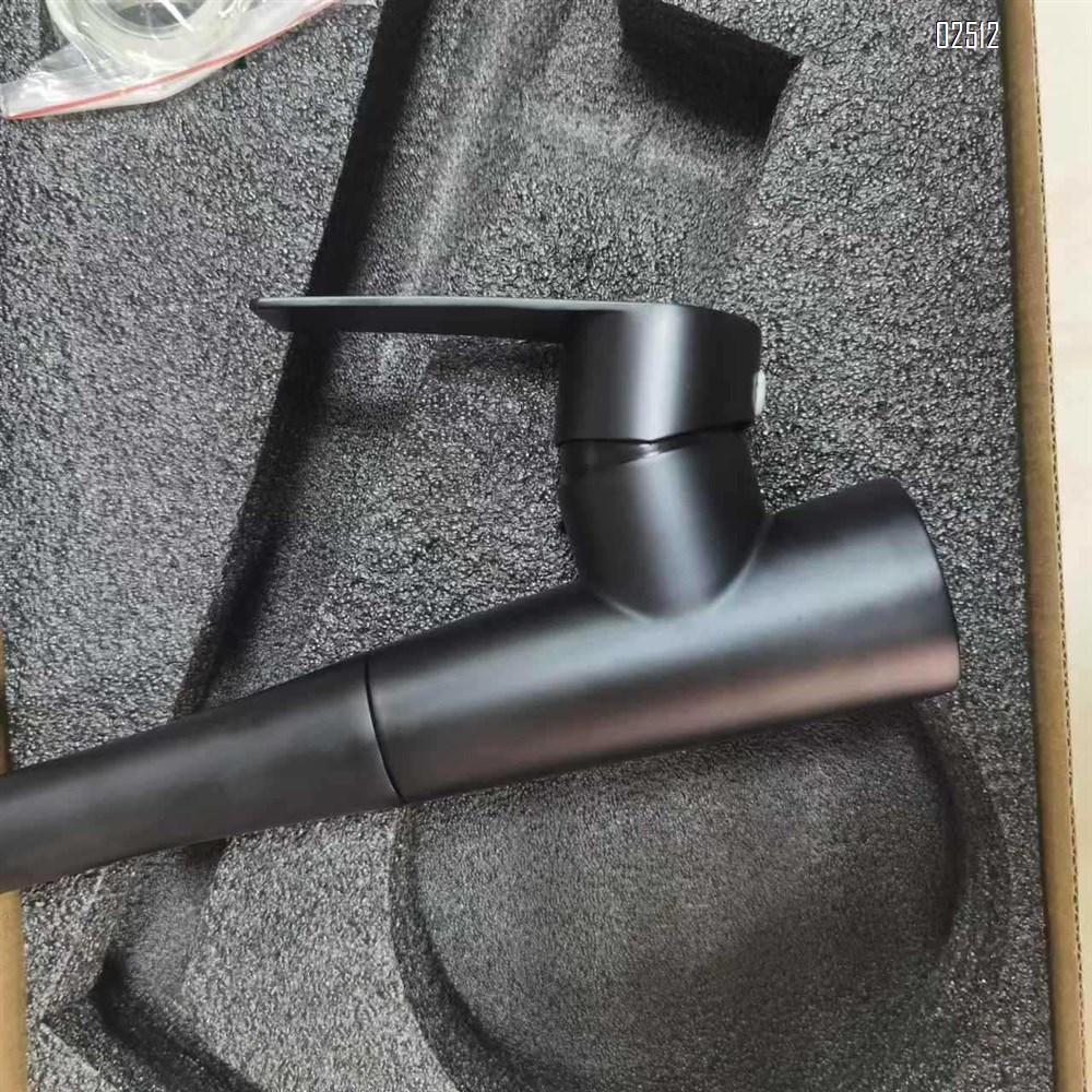 304 stainless steel black kitchen faucet with swivel and splash-proof spout kitchen faucet