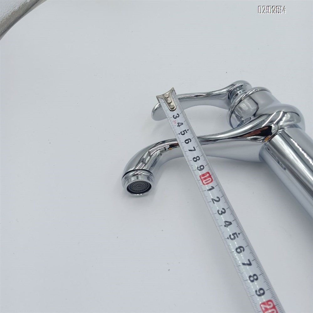 Brass material Bathroom Faucet Tap cold and hot water Chrome Antique Basin Faucet