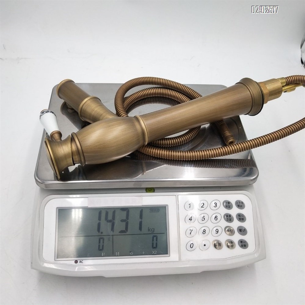 Brass cold and hot water Antique-style ceramic handle basin pull-out basin faucet