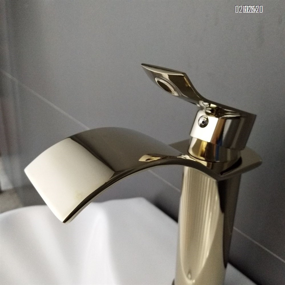 European style all-Brass universal basin faucet cold and hot bathroom basin faucet European style all-copper faucet for above-ground basin