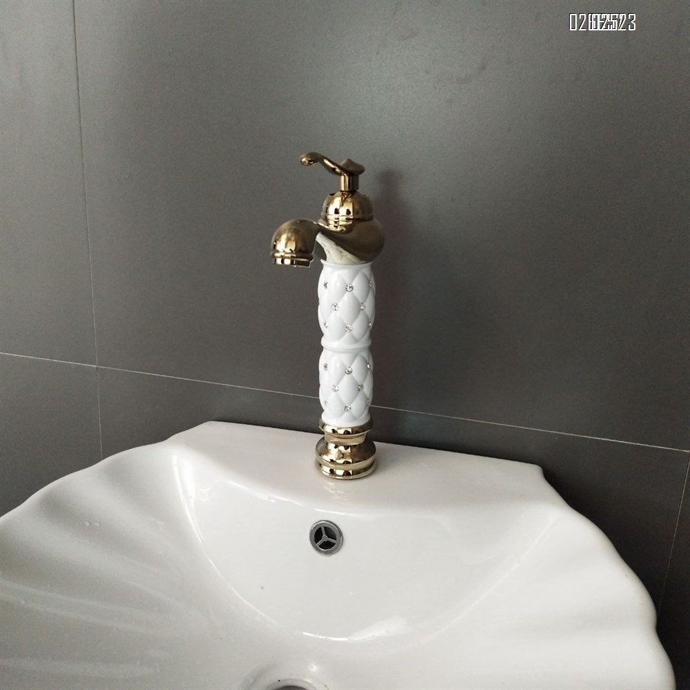 European style all-Brass universal basin faucet cold and hot bathroom basin faucet European style all-copper faucet for above-ground basin