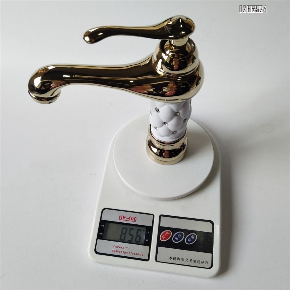European style all-Brass universal basin faucet cold and hot bathroom basin faucet European style all-copper faucet for above-ground basin