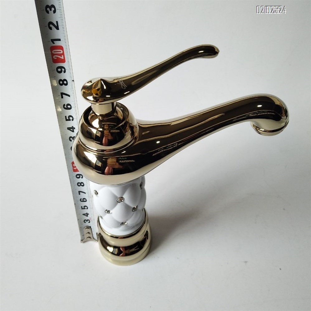 European style all-Brass universal basin faucet cold and hot bathroom basin faucet European style all-copper faucet for above-ground basin