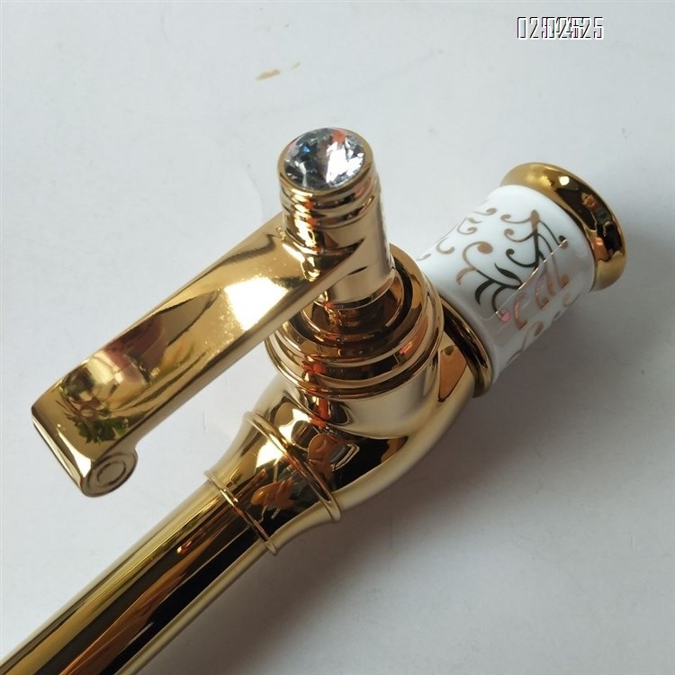 BrassMaterial  Single hole Cold and hot titanium base ceramic plate kitchen faucet