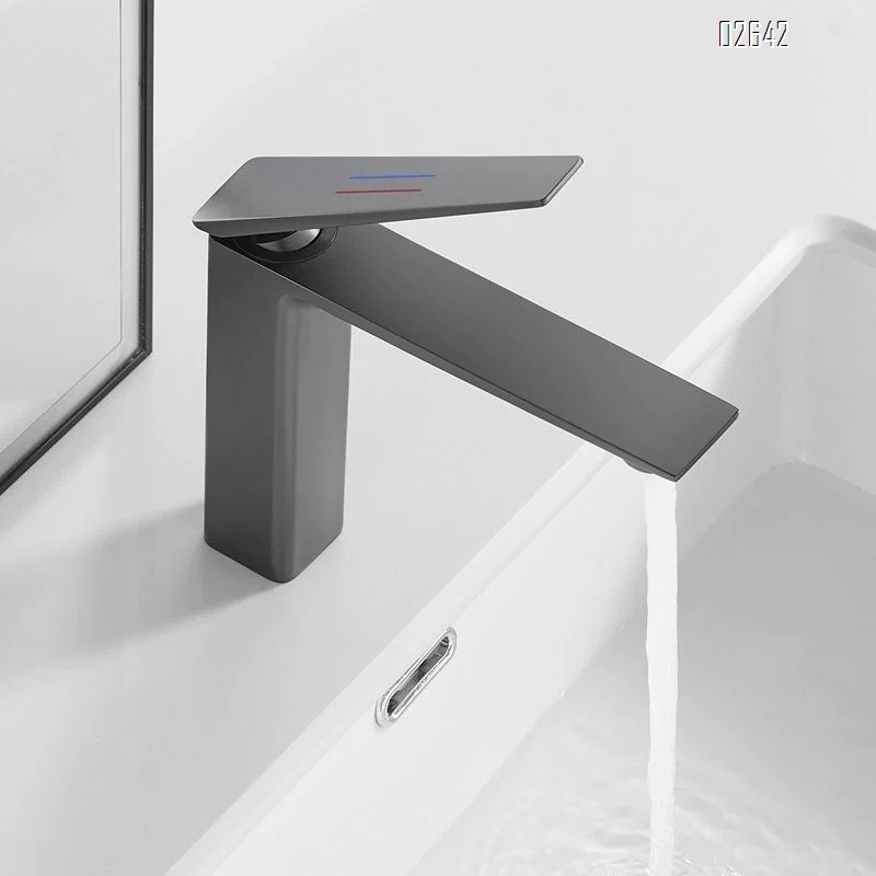 Gun gray wash basin faucet cold and hot bathroom shower basin wash basin anti-splash pressure faucet