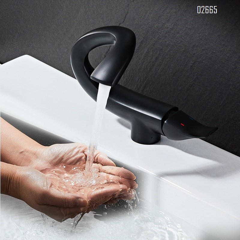 Creative all-Brass Gun gray bathroom basin faucet cold and hot wash basin bathroom cabinet wash basin wash and sanitary