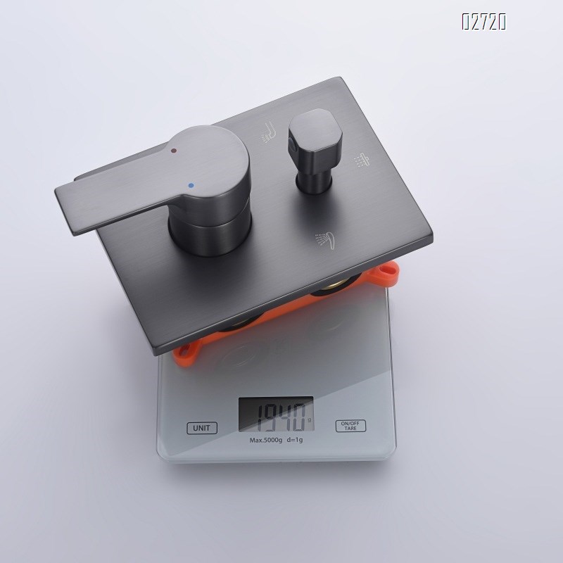 New hidden wall-mounted shower head set embedded in the wall concealed wall-mounted shower head