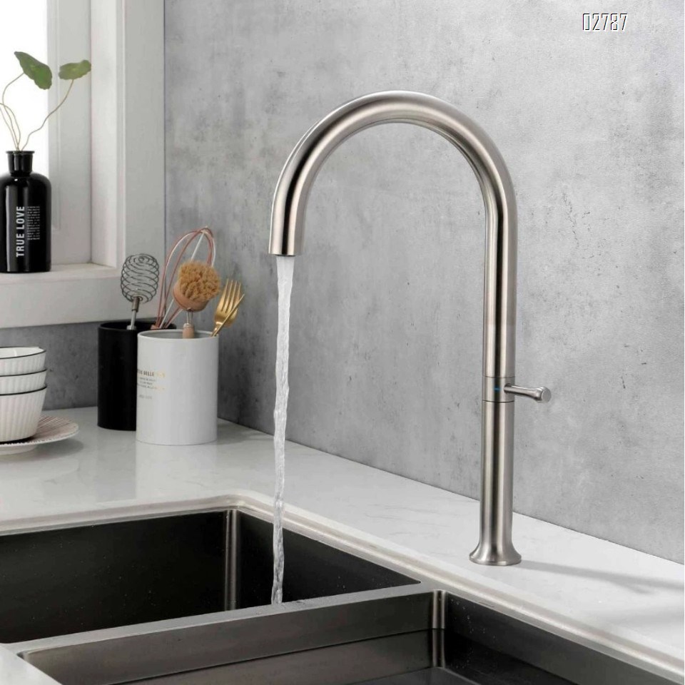 304 stainless steel kitchen sink faucet with swivel sprayer bay sink with splash guard hot and cold water tap