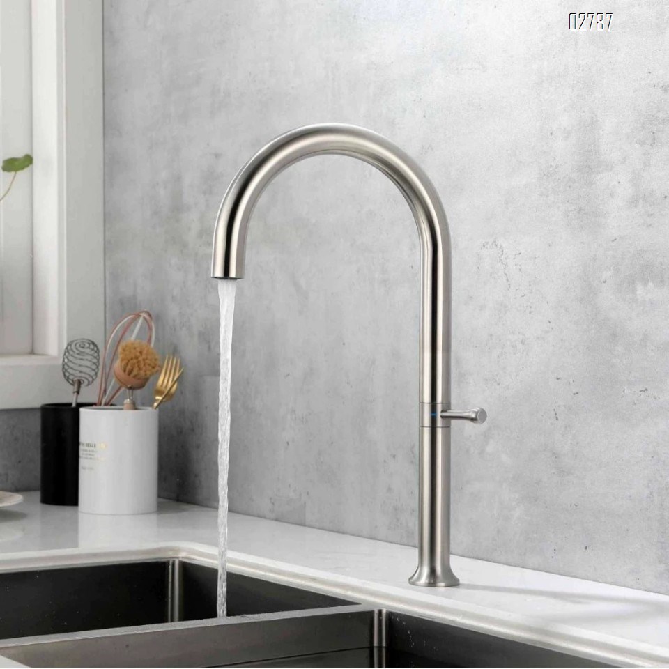 304 stainless steel kitchen sink faucet with swivel sprayer bay sink with splash guard hot and cold water tap