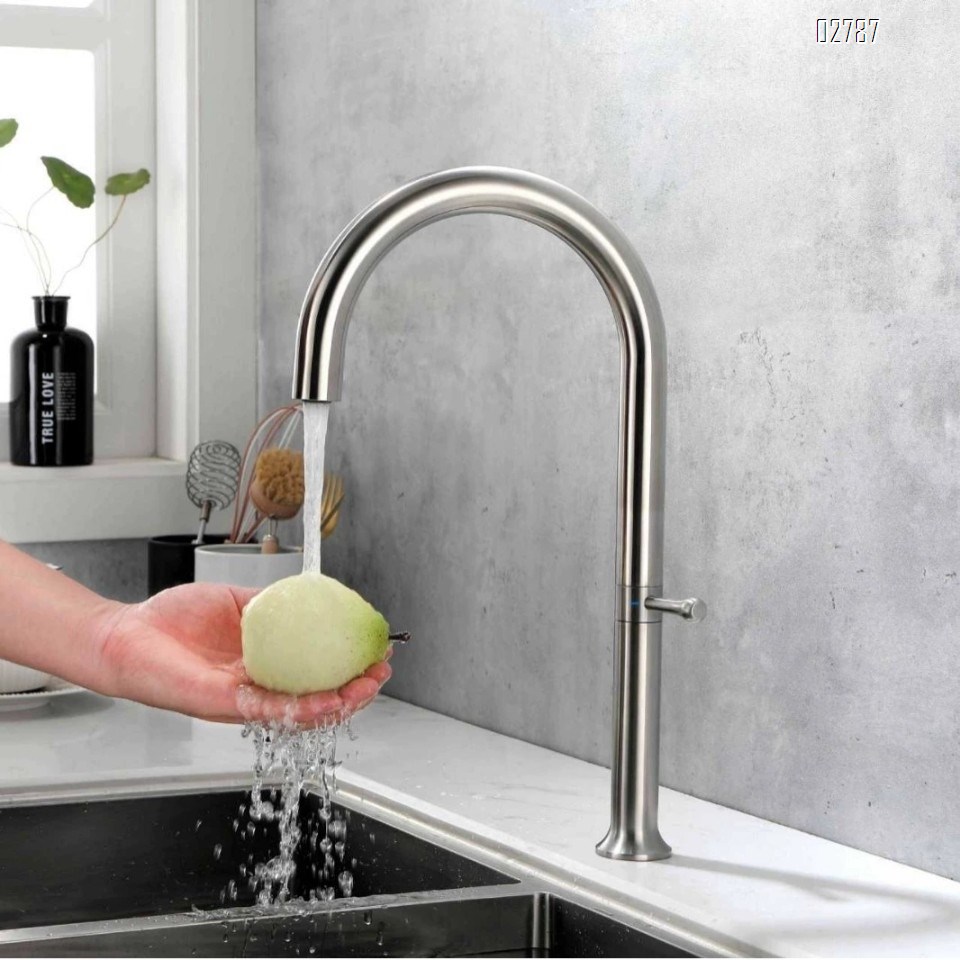 304 stainless steel kitchen sink faucet with swivel sprayer bay sink with splash guard hot and cold water tap