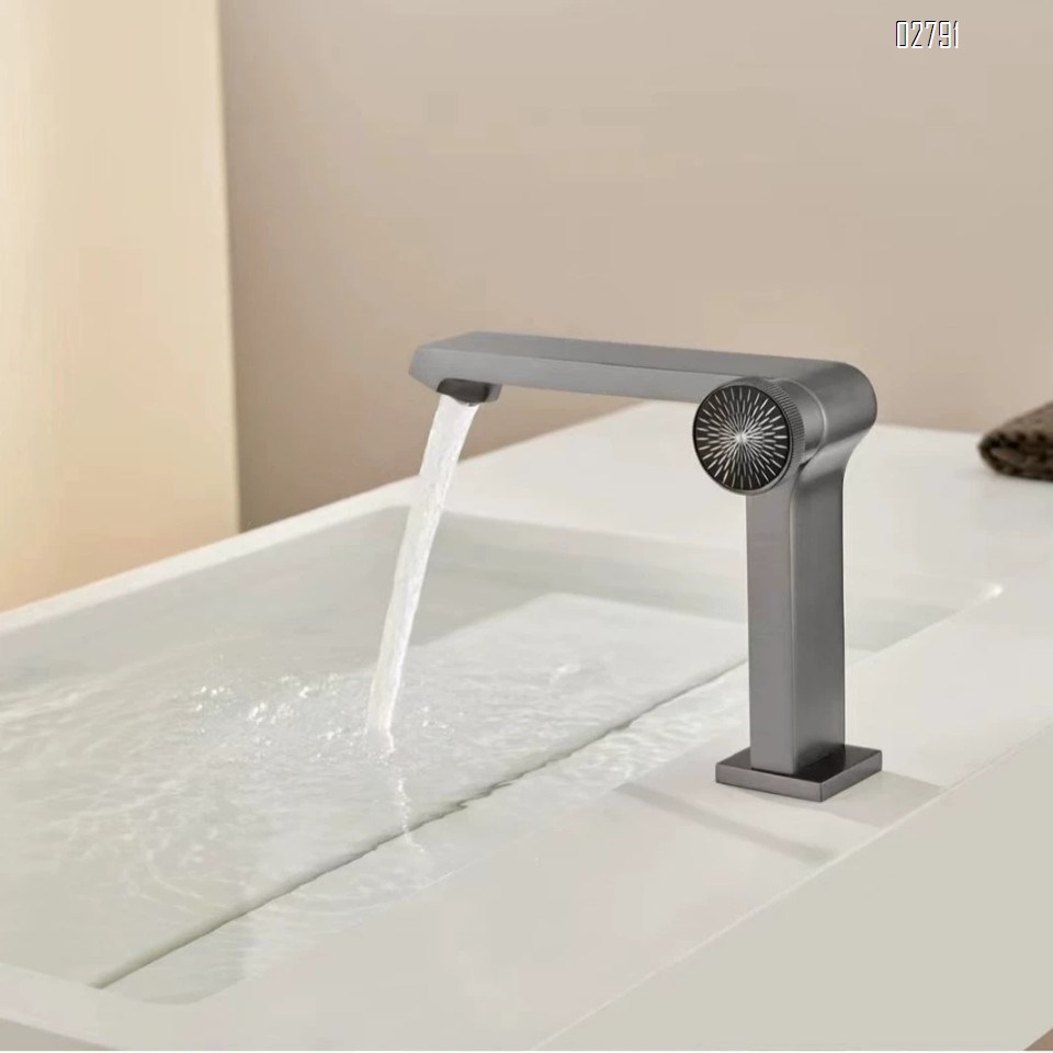 Luxury Brass basin faucet with unique handwheel switch for wash basin and bathroom vanity home use cold and hot water tap
