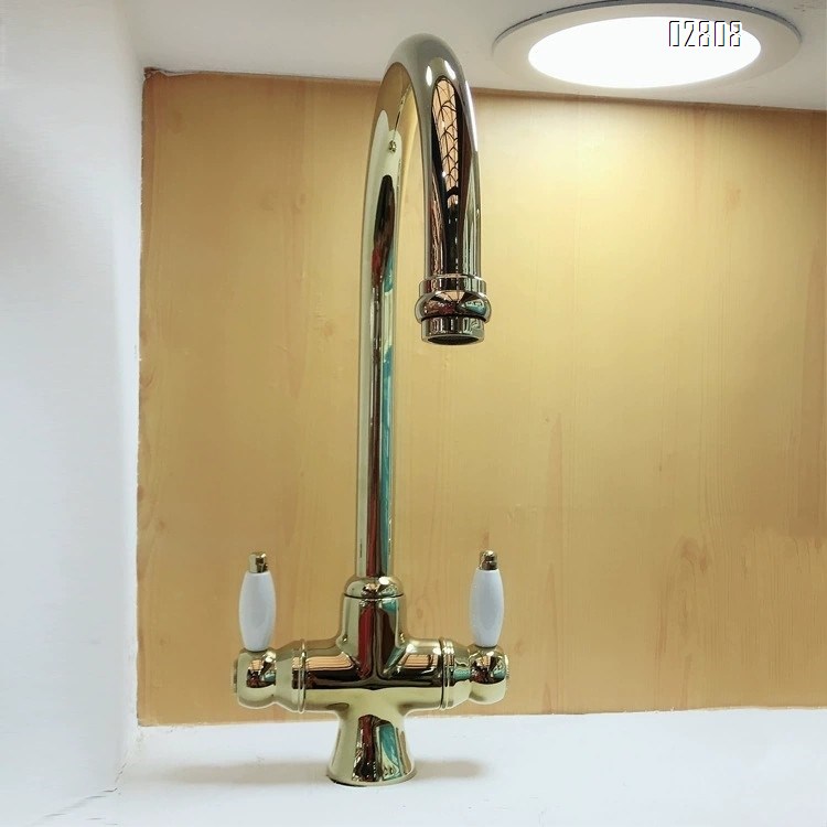 European style double handle double opening kitchen faucet all brass sink multi-directional rotating cold and hot water tap