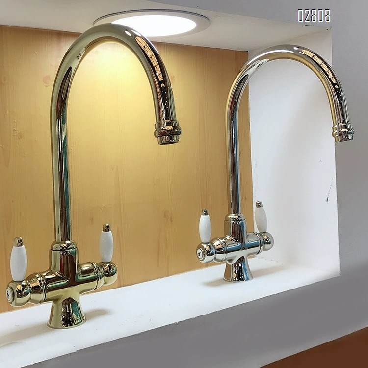 European style double handle double opening kitchen faucet all brass sink multi-directional rotating cold and hot water tap