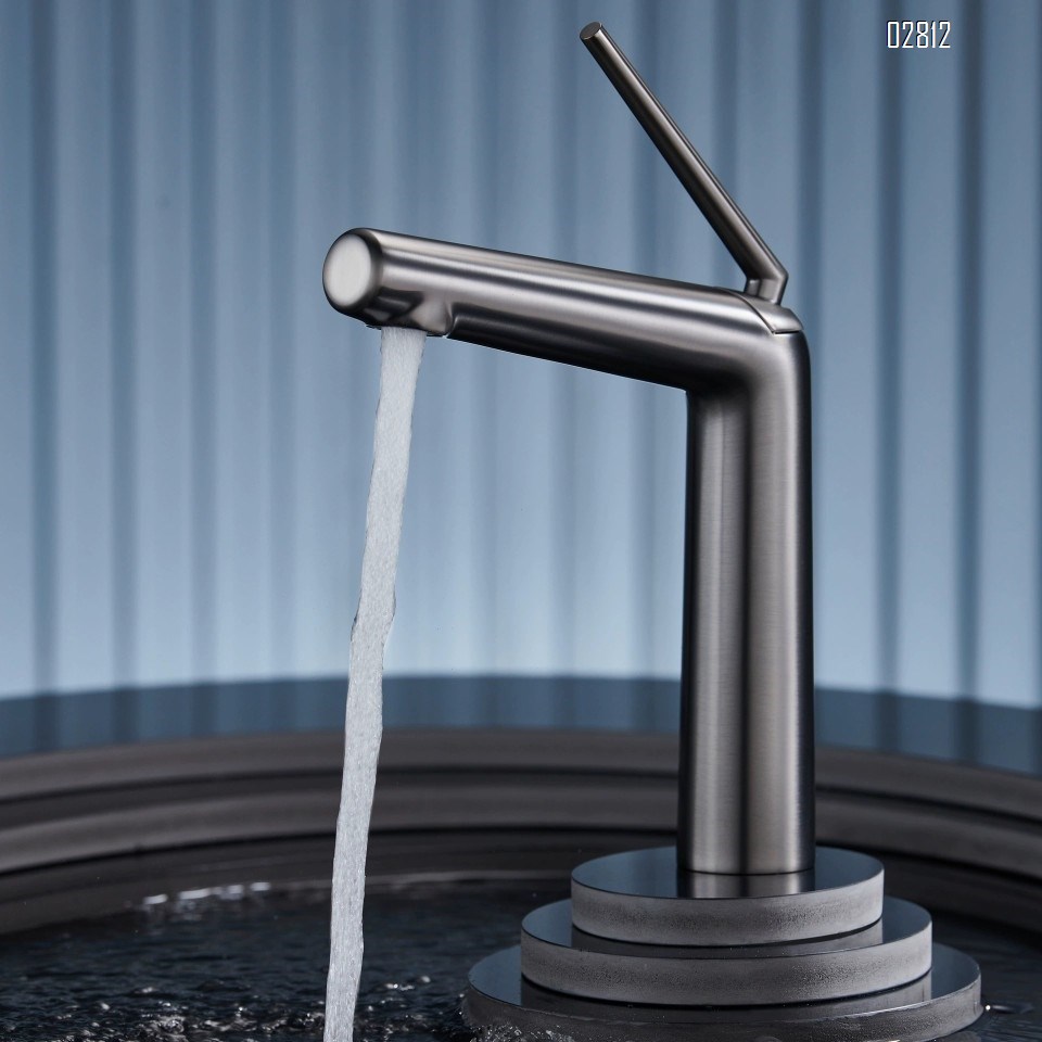 Gun Gray Home use cold and hot all brass bathroom vanity wash basin creative simple faucet