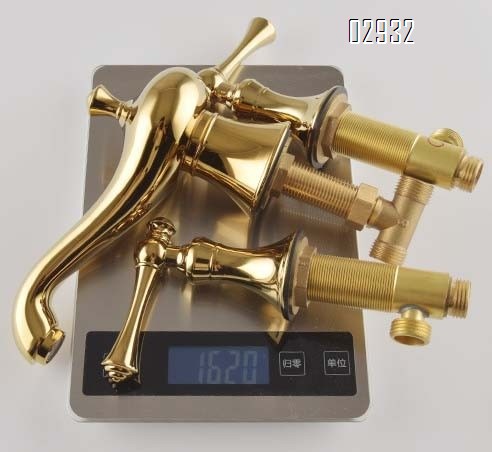 Antique-style lamp basin faucet all Brass gold split three-hole cold and hot water faucet
