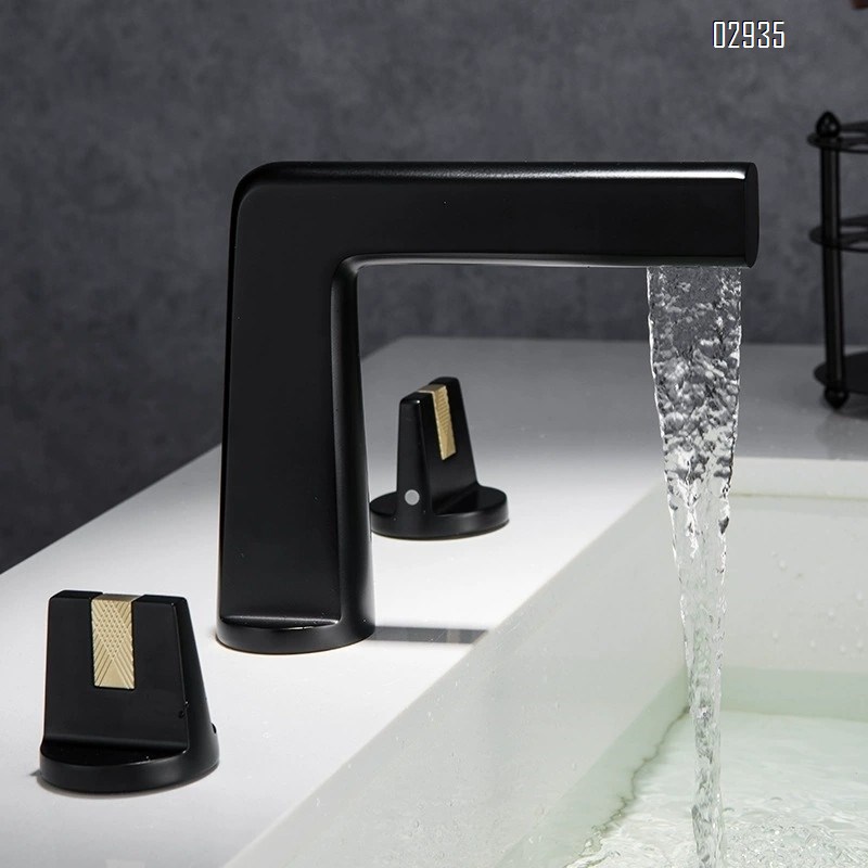 Brass three-hole wash basin faucet separate brushed gold double handle bathroom countertop basin cold and hot water faucet
