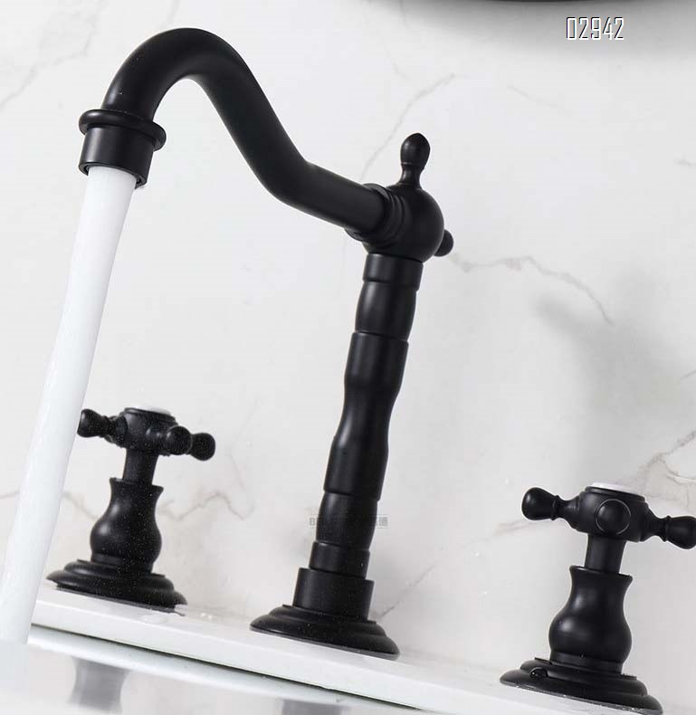 Brass villa split basin wash basin cold and hot double control antique home Nordic hotel Separate Basin Faucet