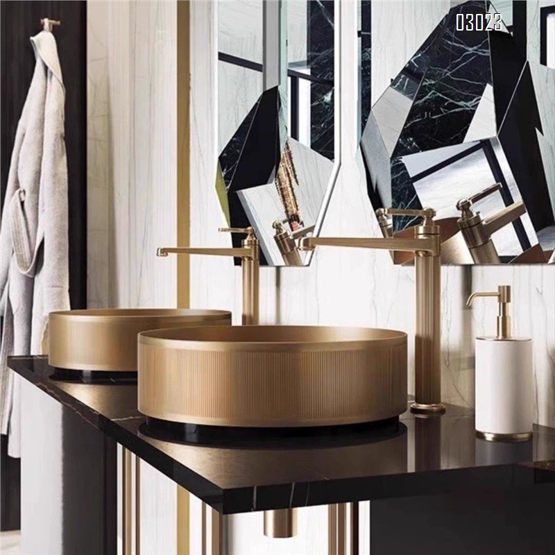 Classical vintage high-platform washbasin  all-Brass cold and hot home washbasin  complete set of cold and hot water faucets for washin