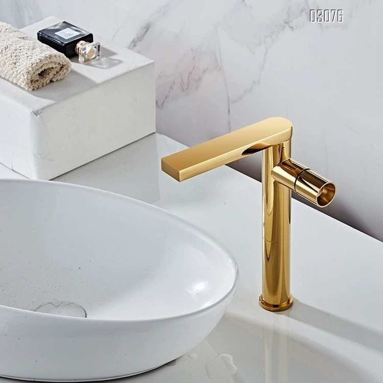 All Brass one-piece faucet for wash basin in gold color European style faucet hotel frosted bathroom sink faucet