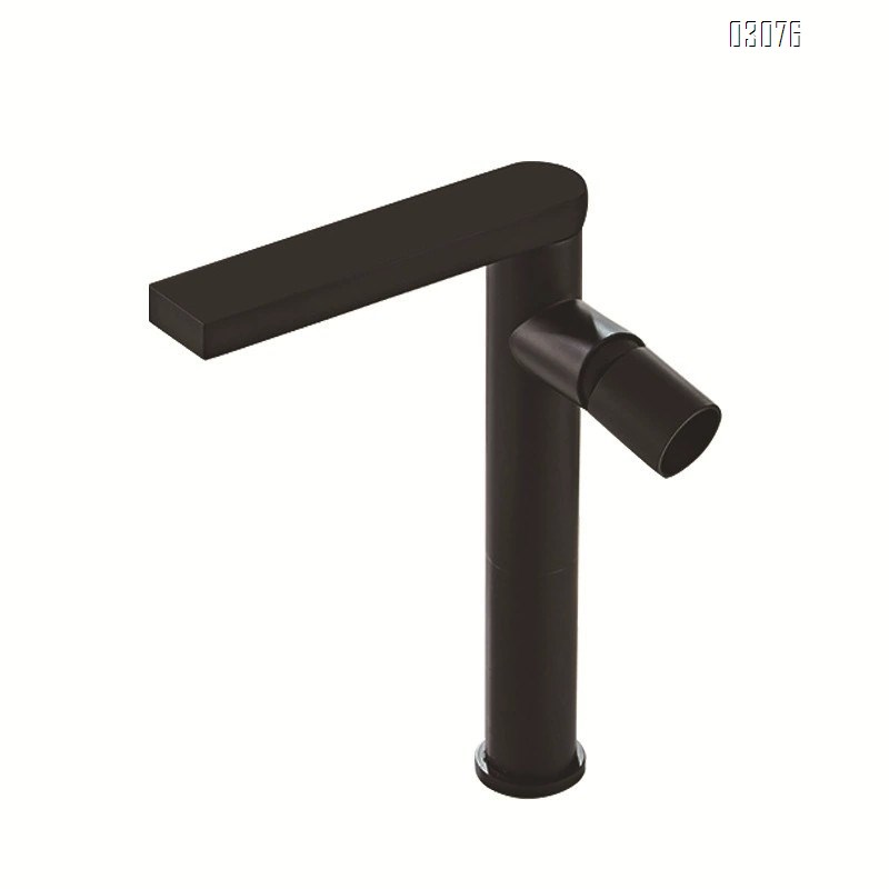 All Brass one-piece faucet for wash basin in gold color European style faucet hotel frosted bathroom sink faucet