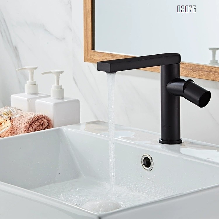 All Brass one-piece faucet for wash basin in gold color European style faucet hotel frosted bathroom sink faucet