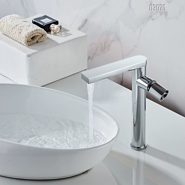 All Brass one-piece faucet for wash basin in gold color European style faucet hotel frosted bathroom sink faucet