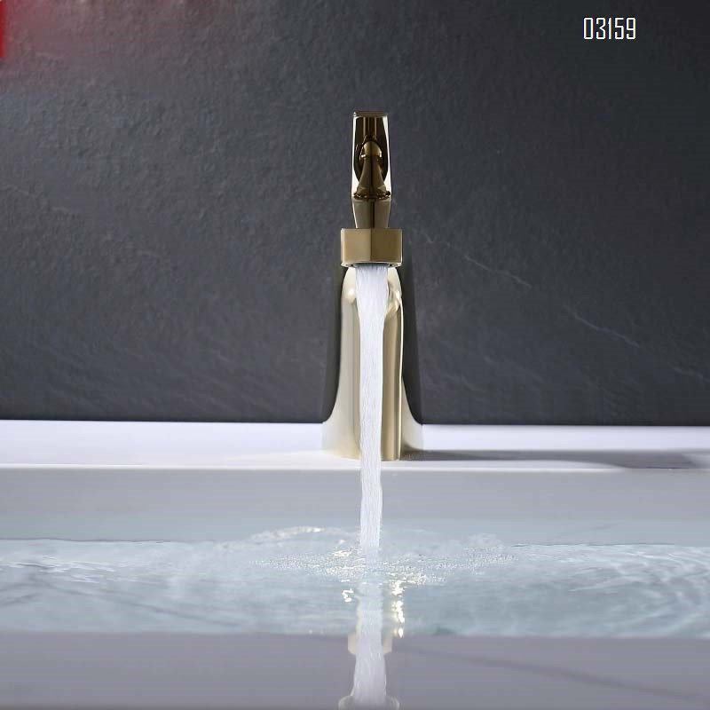 Brass Modern Cold and hot basin faucet bathroom countertop wash Single handle and Single Hole basin faucet Chrome