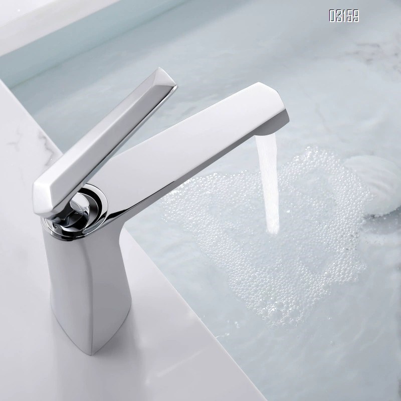 Brass Modern Cold and hot basin faucet bathroom countertop wash Single handle and Single Hole basin faucet Chrome
