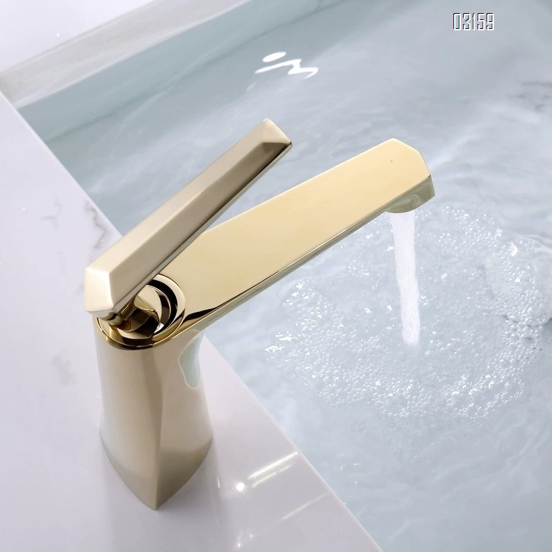 Brass Modern Cold and hot basin faucet bathroom countertop wash Single handle and Single Hole basin faucet Chrome