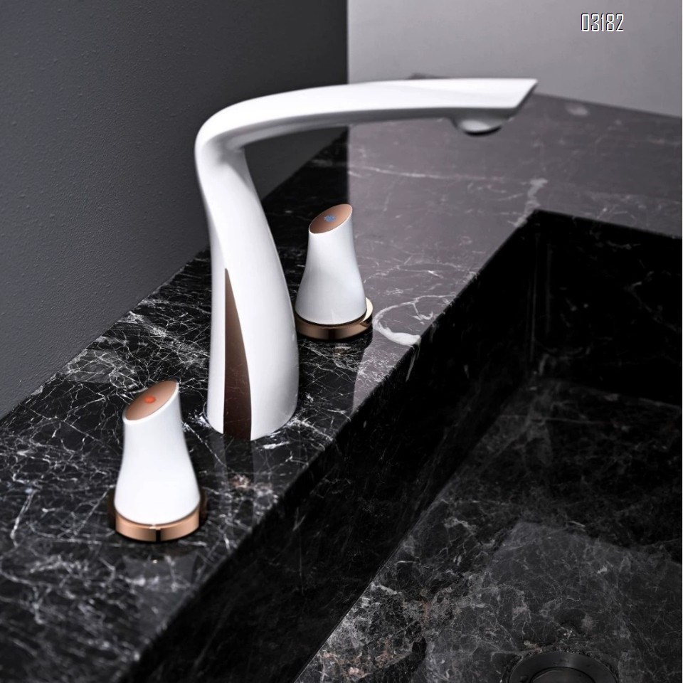 Luxury Brass split Three hole Separate Basin Faucet for washroom Cold and Hot water to prevent splashing water