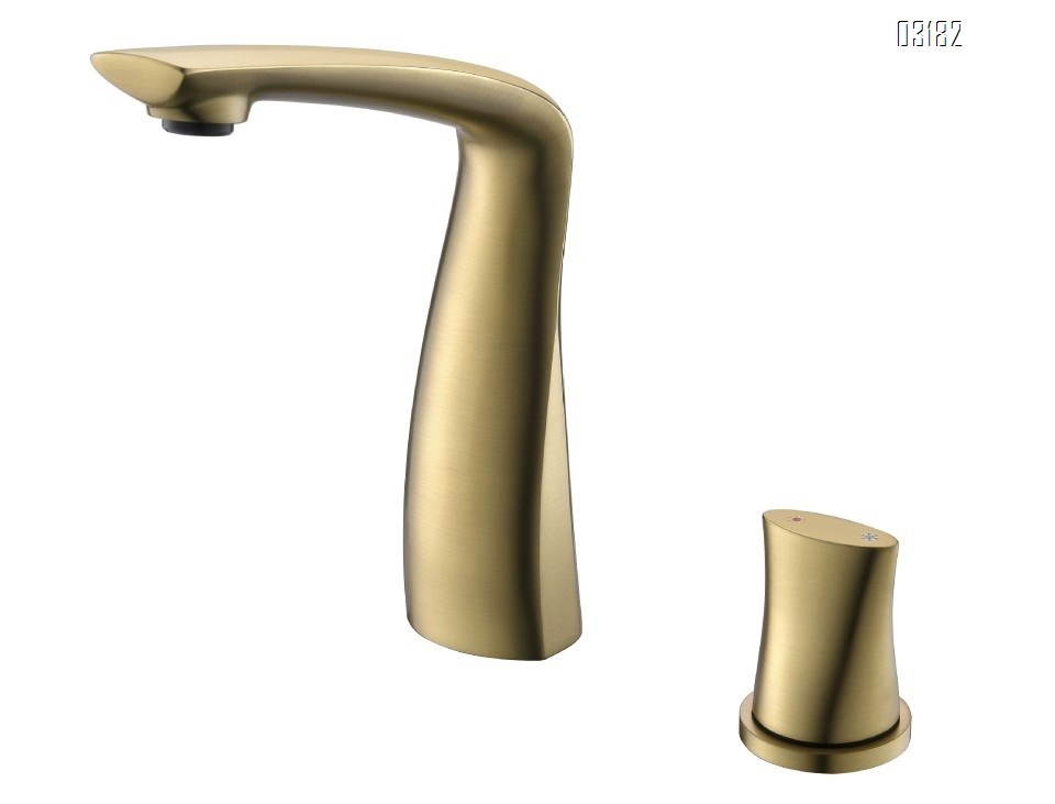 Luxury Brass split Three hole Separate Basin Faucet for washroom Cold and Hot water to prevent splashing water