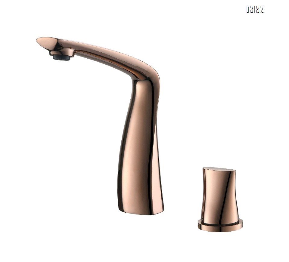 Luxury Brass split Three hole Separate Basin Faucet for washroom Cold and Hot water to prevent splashing water