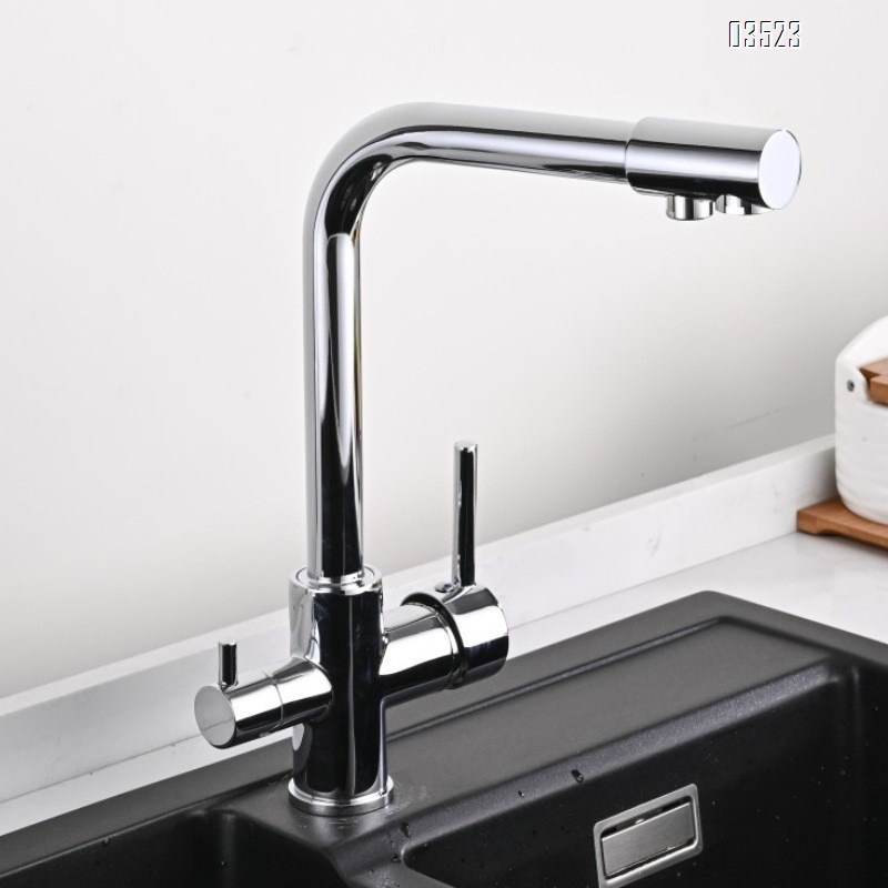 Chrome Kitchen Faucet with Pull-Out Sprayer, Modern Single Hole Kitchen Sink Faucet, Dual Handle, Brass