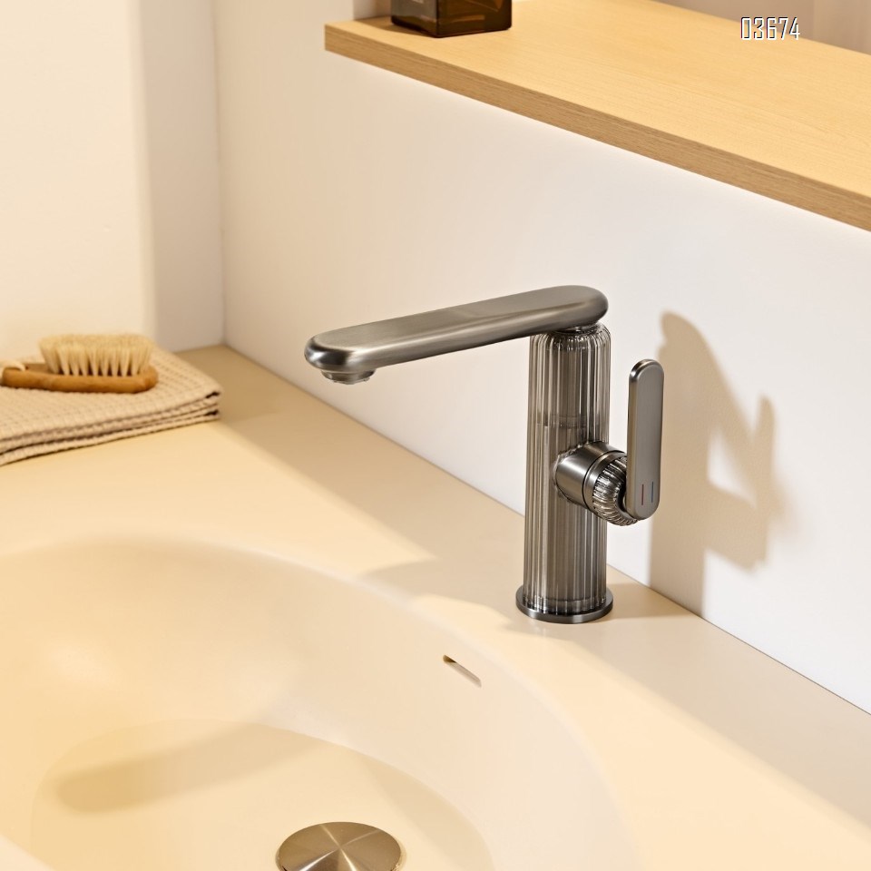 Gun Grey Full Brass Hot and Cold Water Faucet for Bathroom Vanity, Luxury Single-Hole Basin Faucet for Washbasin